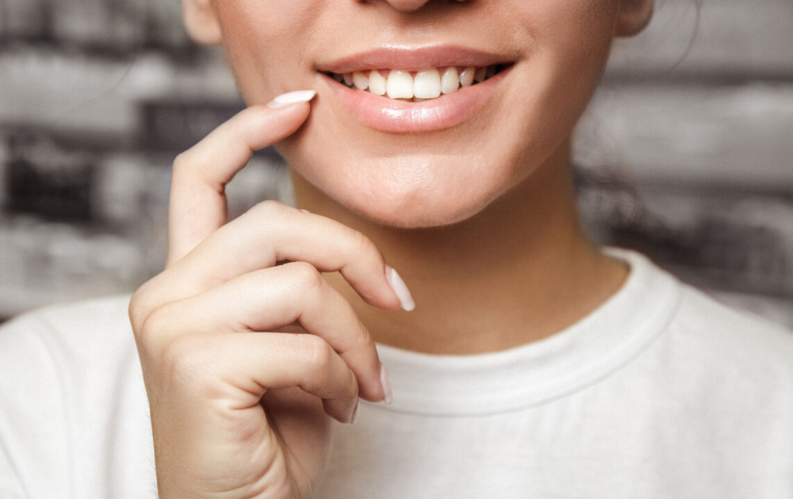 How to shrink gum pockets naturally: tips for healthier gums