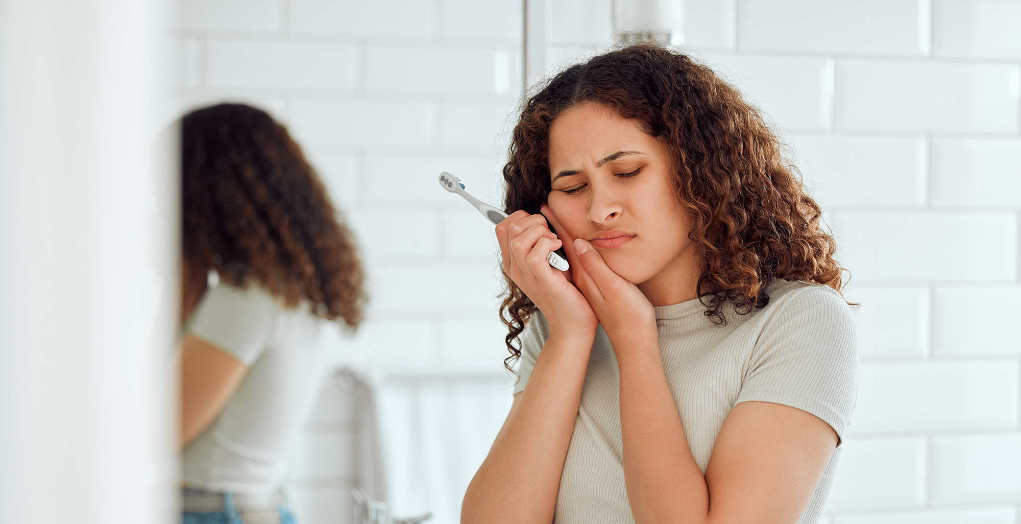 The Best Toothpastes for Sensitive Teeth & Enamel Protection