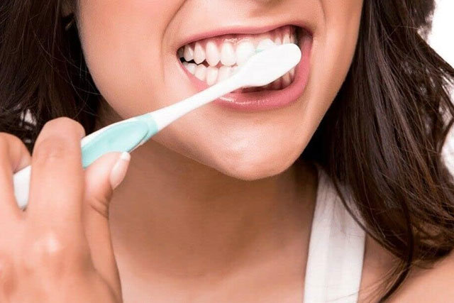 Whitening toothpaste